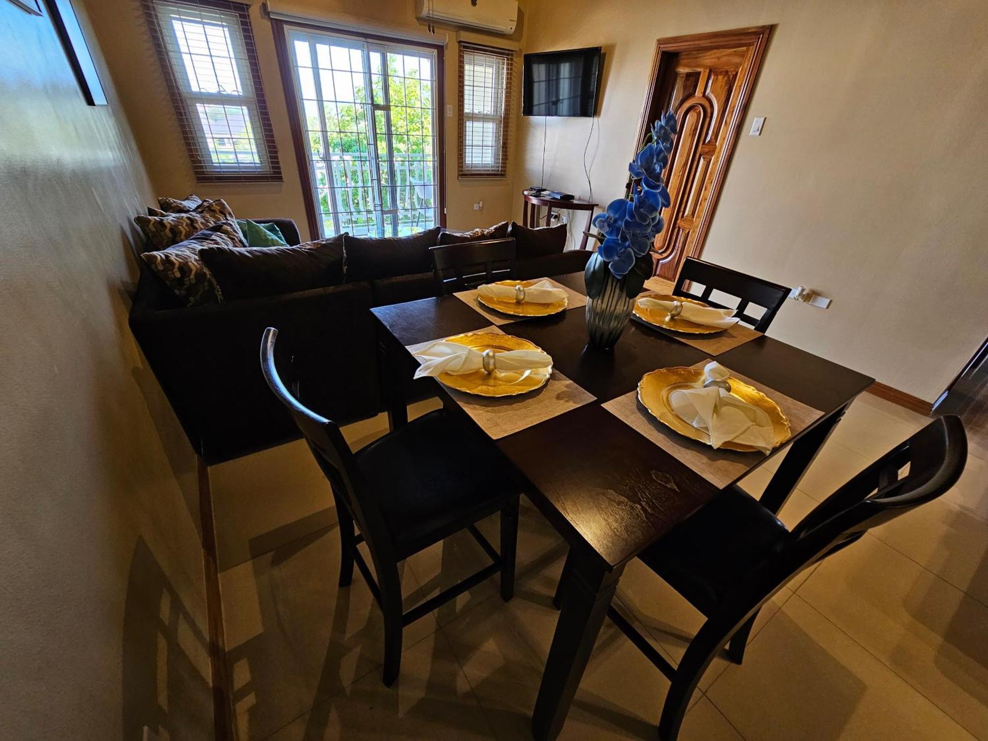 Sweet Oasis Bed & Breakfast Kingston Exterior photo